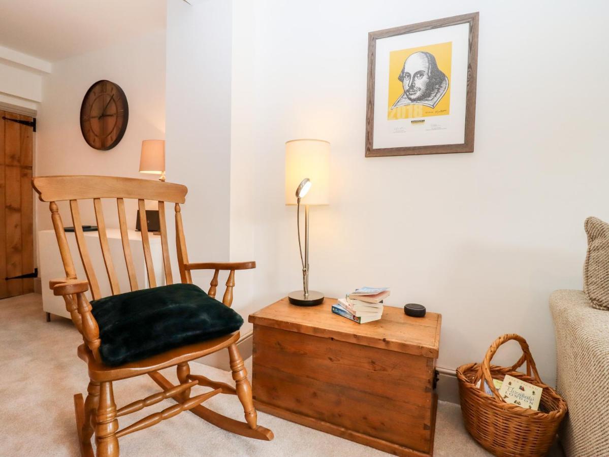 Touchstone Cottage Стратфорд-апон-Эйвон Экстерьер фото